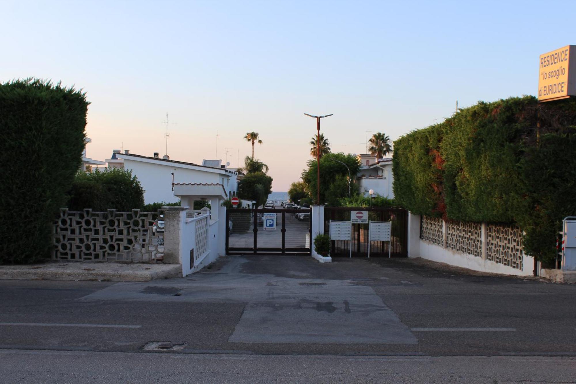 Luca'S House Bed & Breakfast Giovinazzo Exterior photo