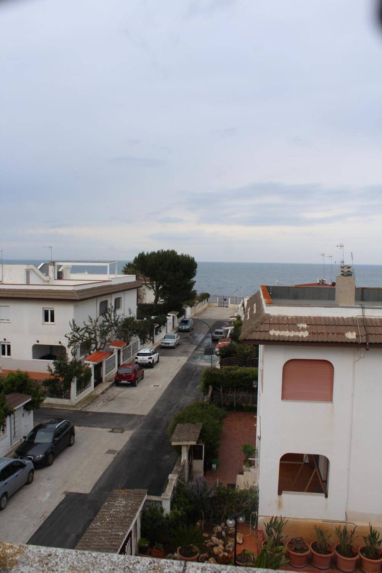 Luca'S House Bed & Breakfast Giovinazzo Exterior photo