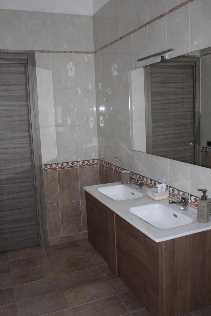 Luca'S House Bed & Breakfast Giovinazzo Exterior photo